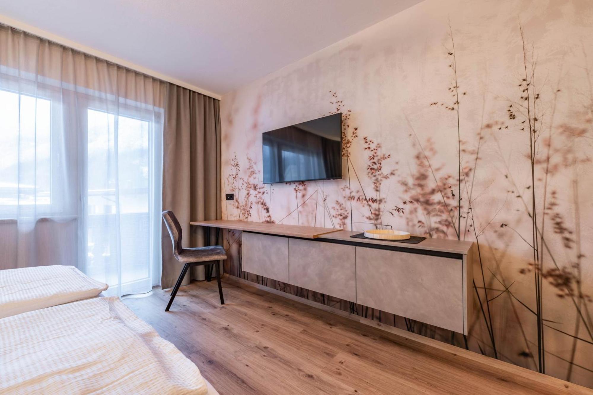 Montana Apartments Mayrhofen Bagian luar foto
