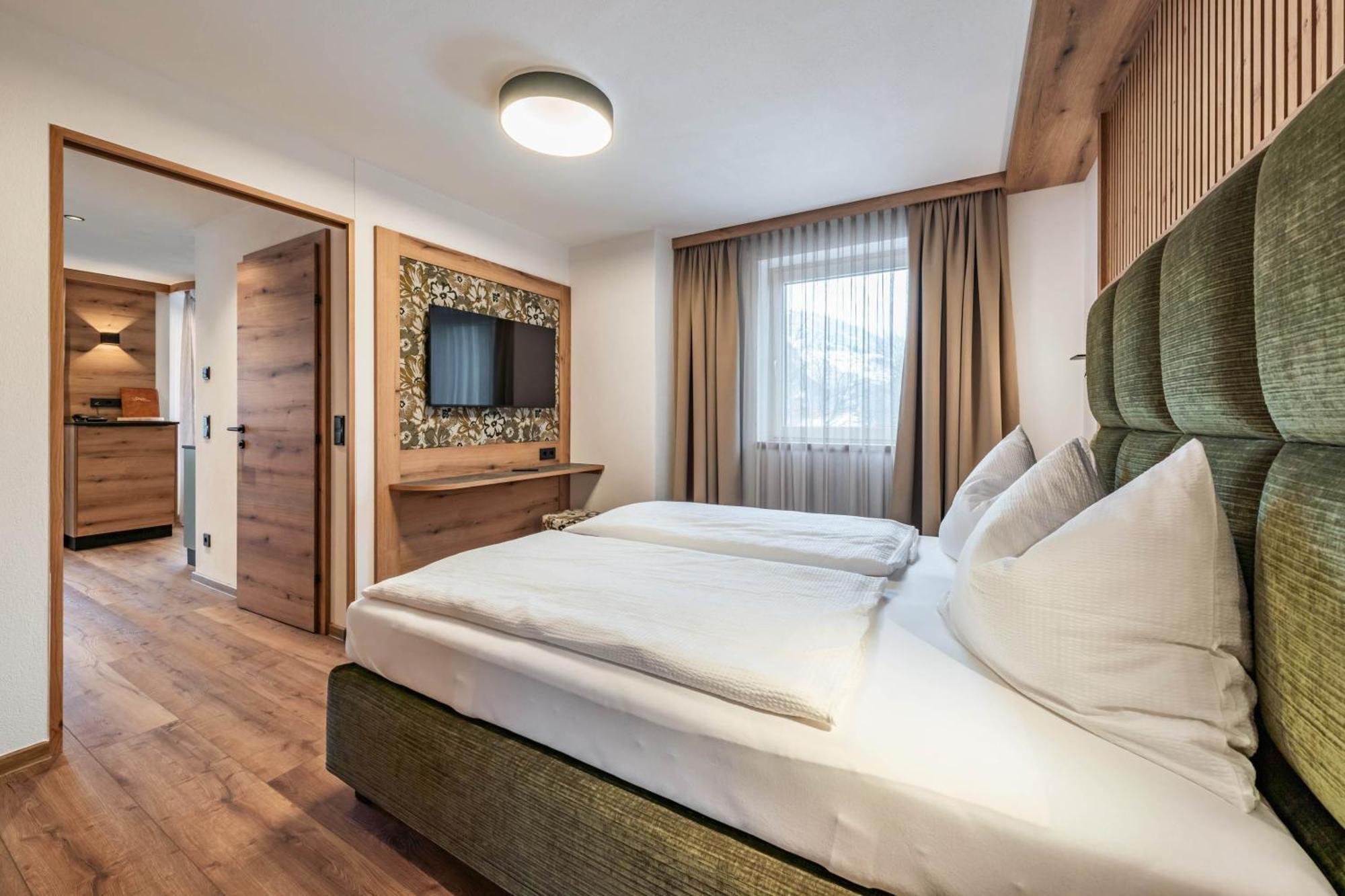 Montana Apartments Mayrhofen Bagian luar foto