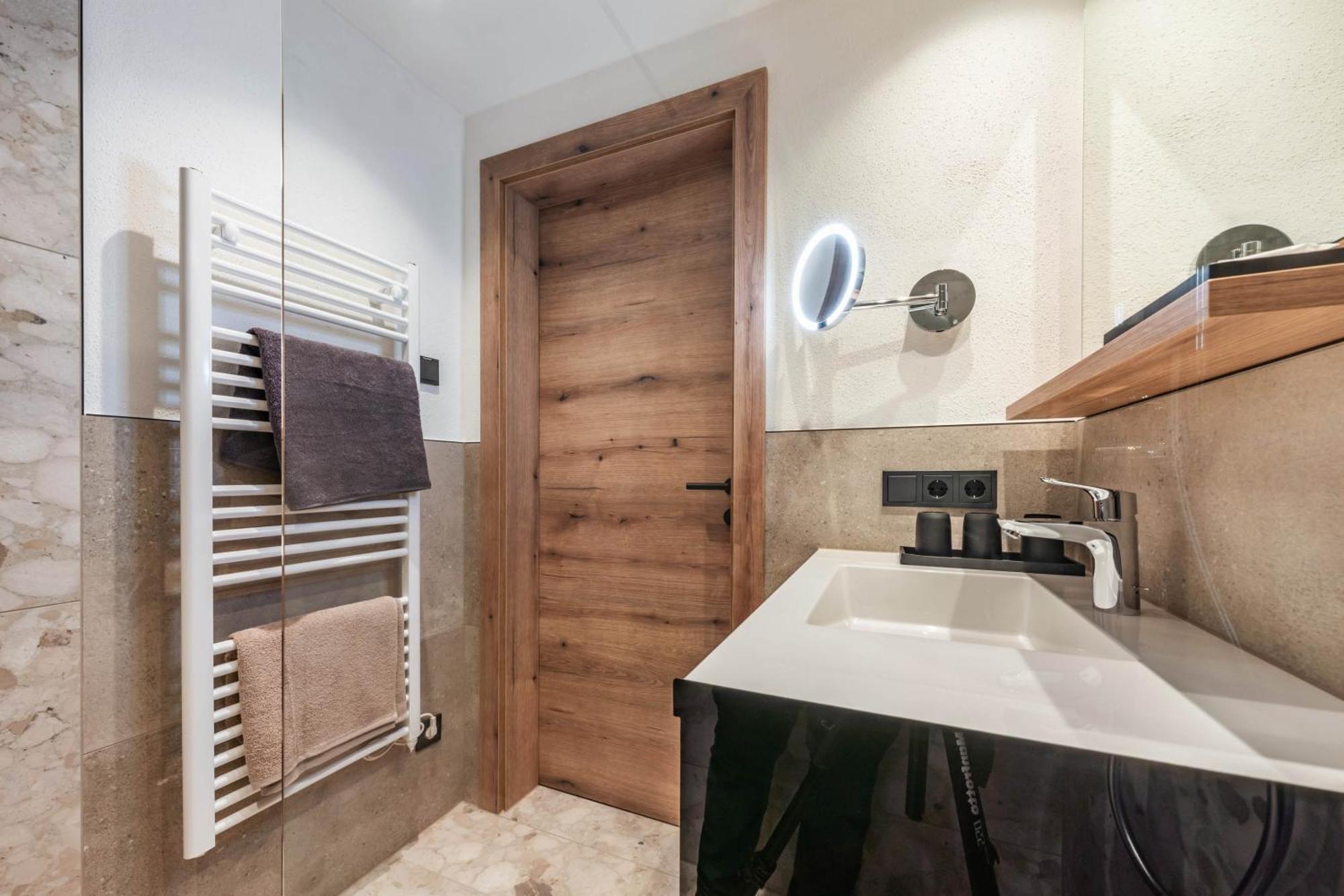 Montana Apartments Mayrhofen Bagian luar foto