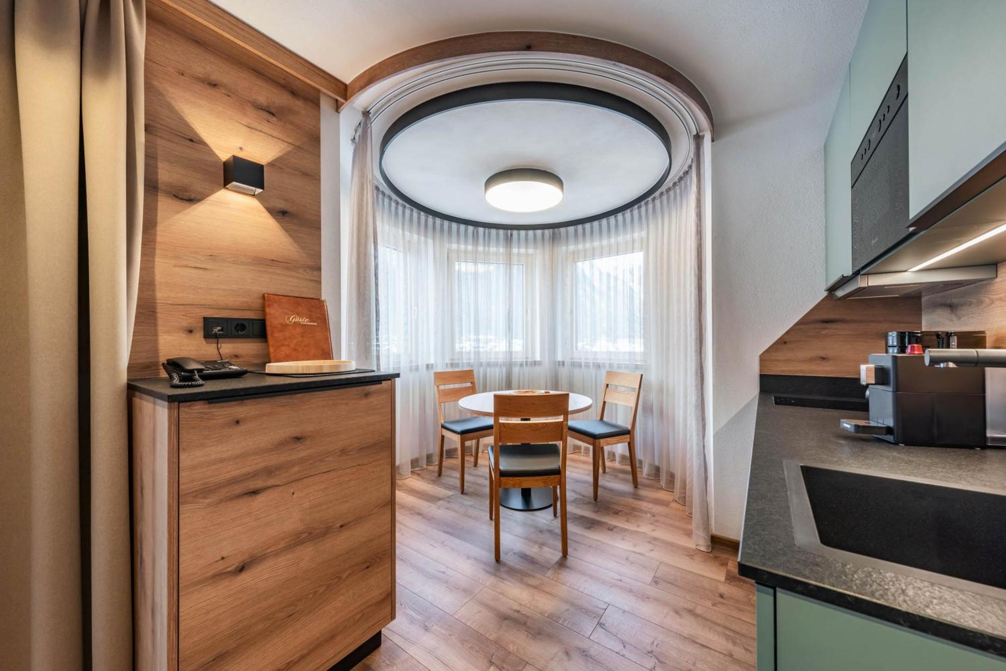 Montana Apartments Mayrhofen Bagian luar foto