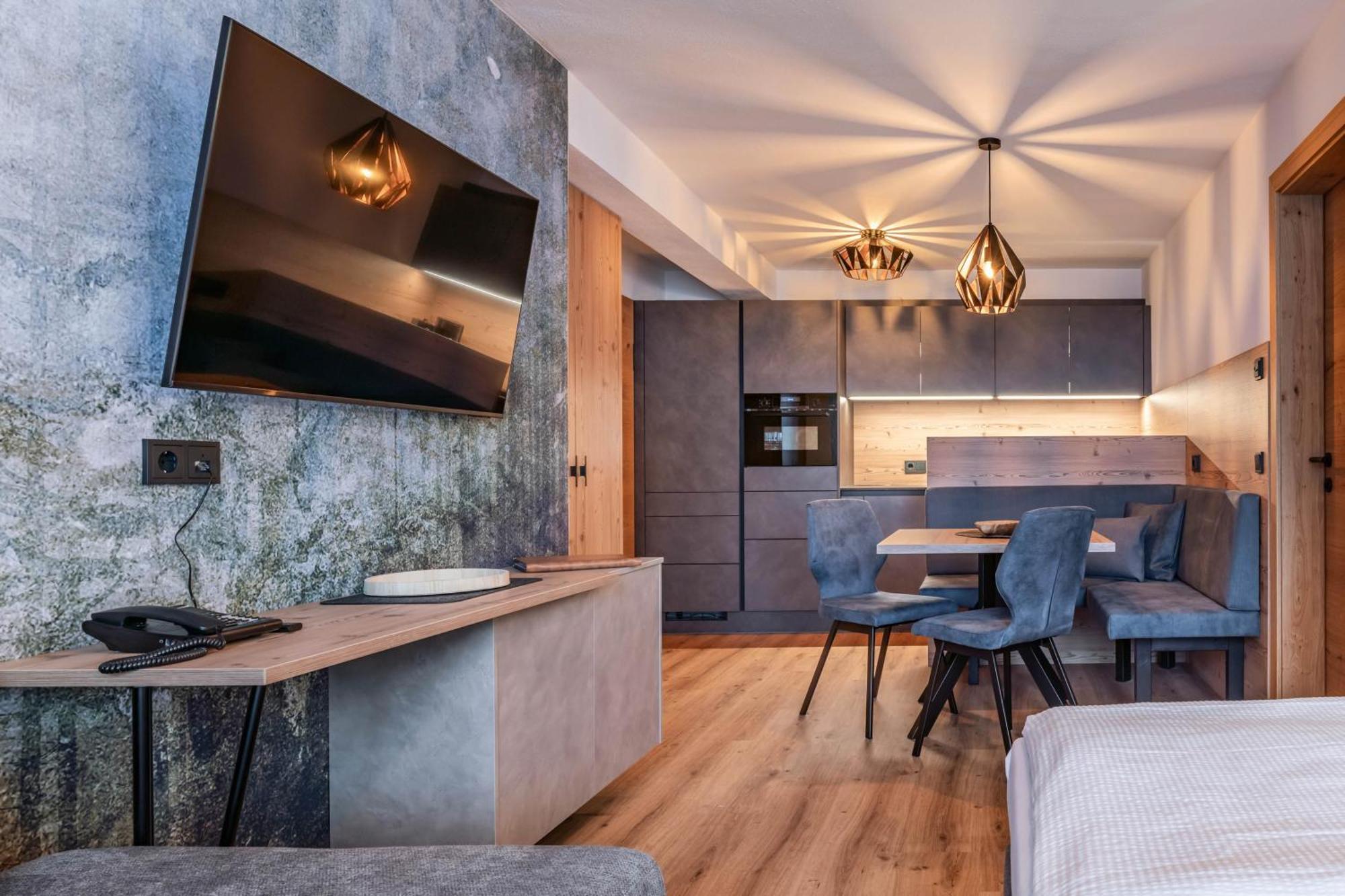 Montana Apartments Mayrhofen Bagian luar foto