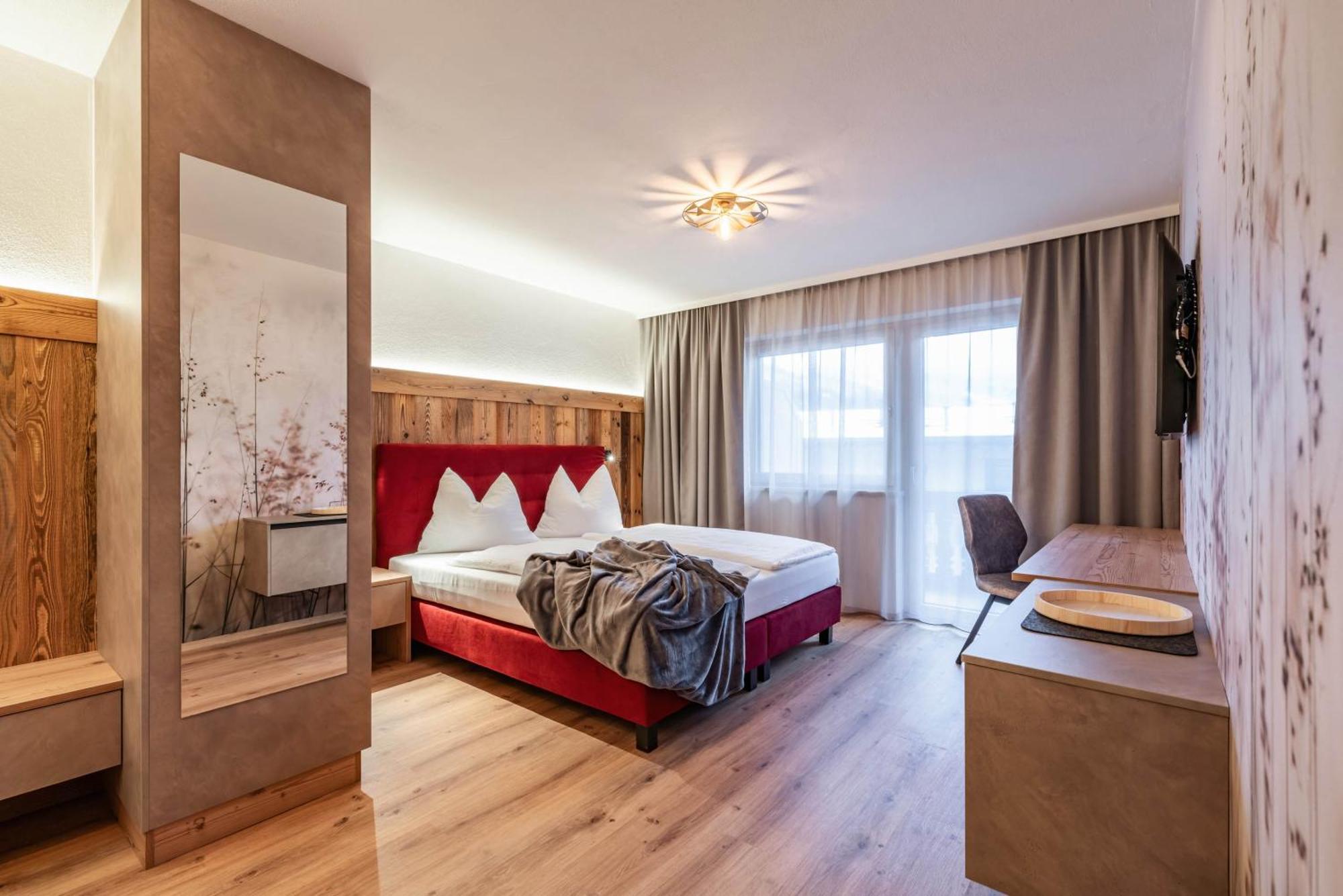 Montana Apartments Mayrhofen Bagian luar foto