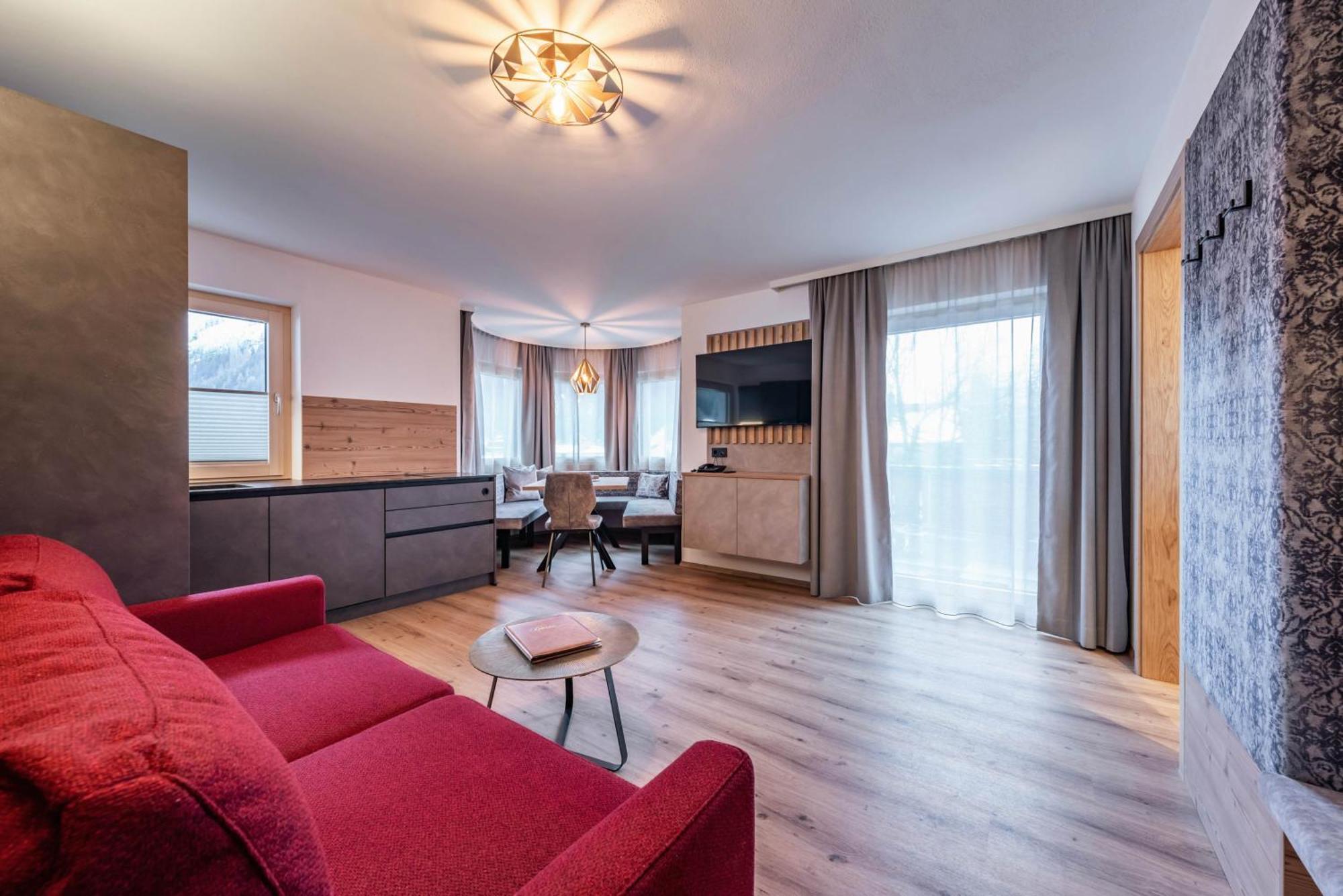 Montana Apartments Mayrhofen Bagian luar foto