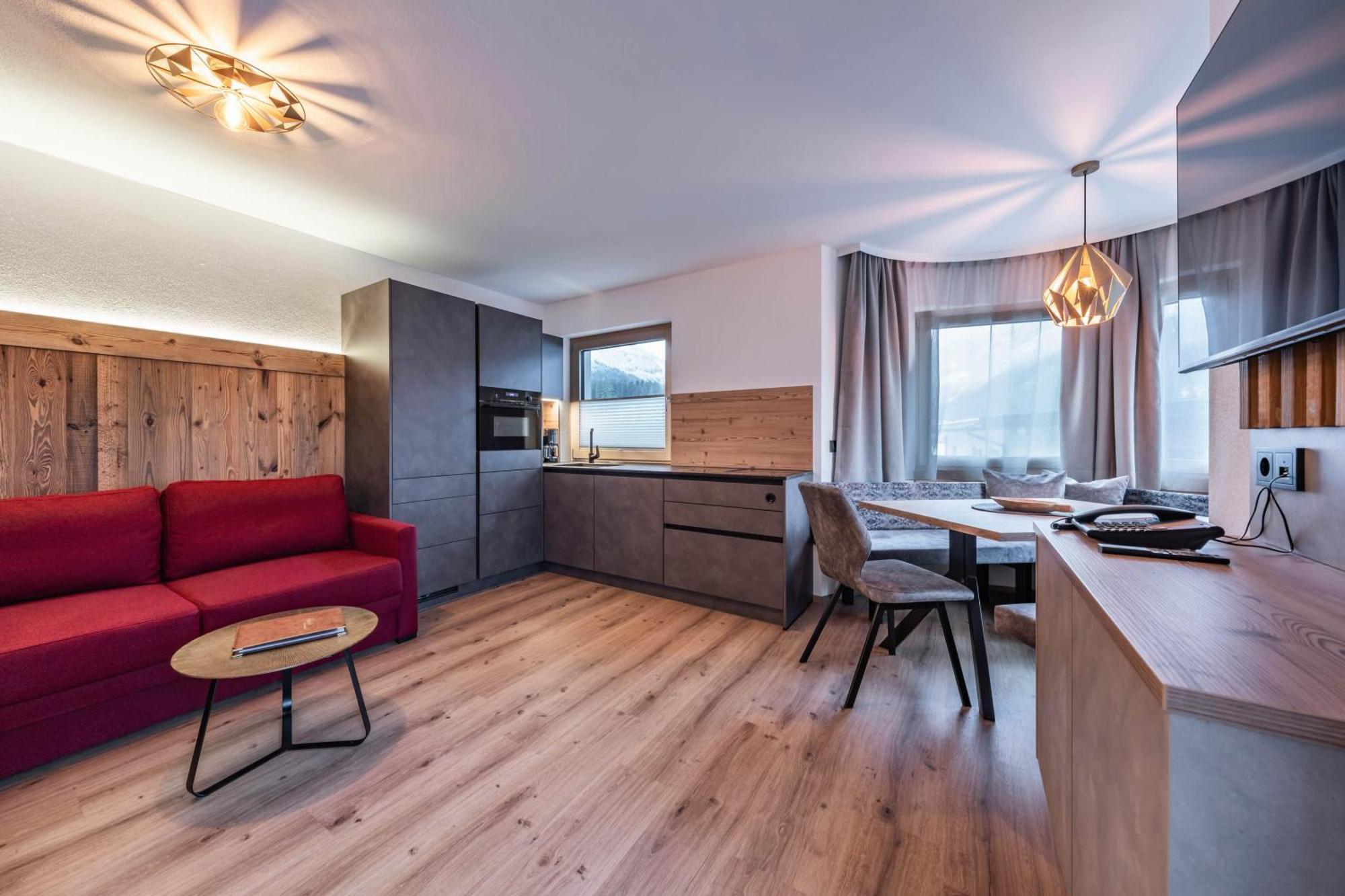 Montana Apartments Mayrhofen Bagian luar foto