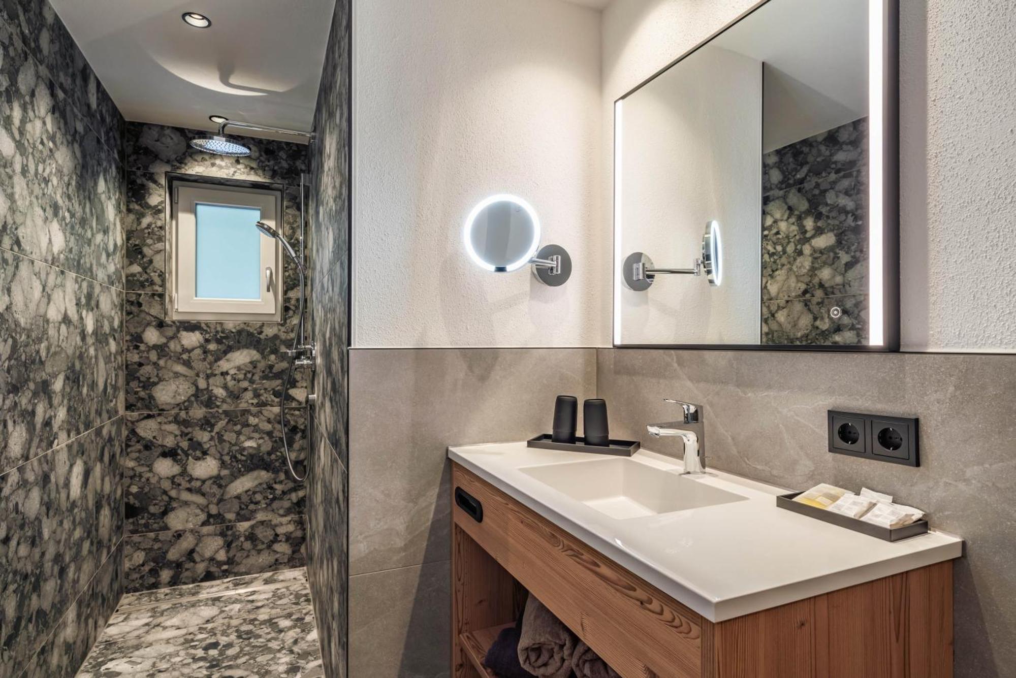 Montana Apartments Mayrhofen Bagian luar foto